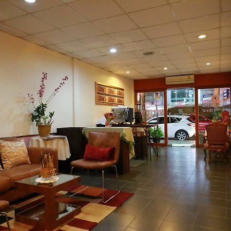 Travel Lodge Surawong (Adults Only) Бангкок Экстерьер фото