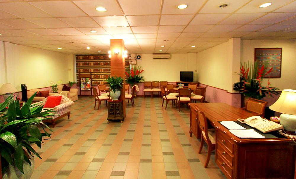 Travel Lodge Surawong (Adults Only) Бангкок Экстерьер фото