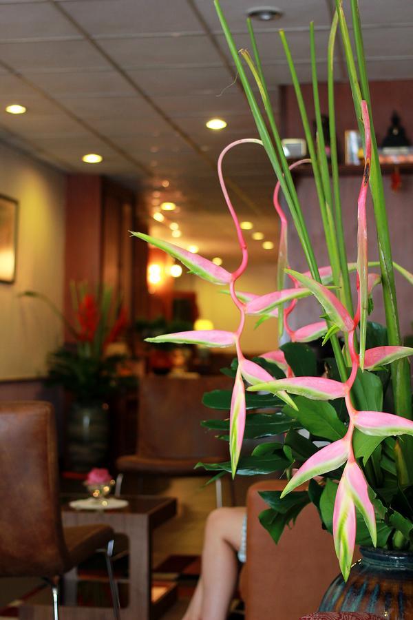 Travel Lodge Surawong (Adults Only) Бангкок Экстерьер фото