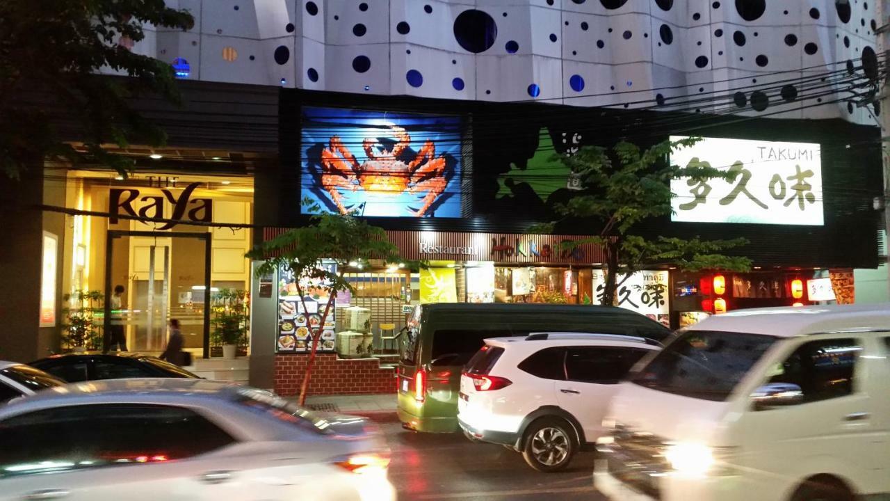 Travel Lodge Surawong (Adults Only) Бангкок Экстерьер фото
